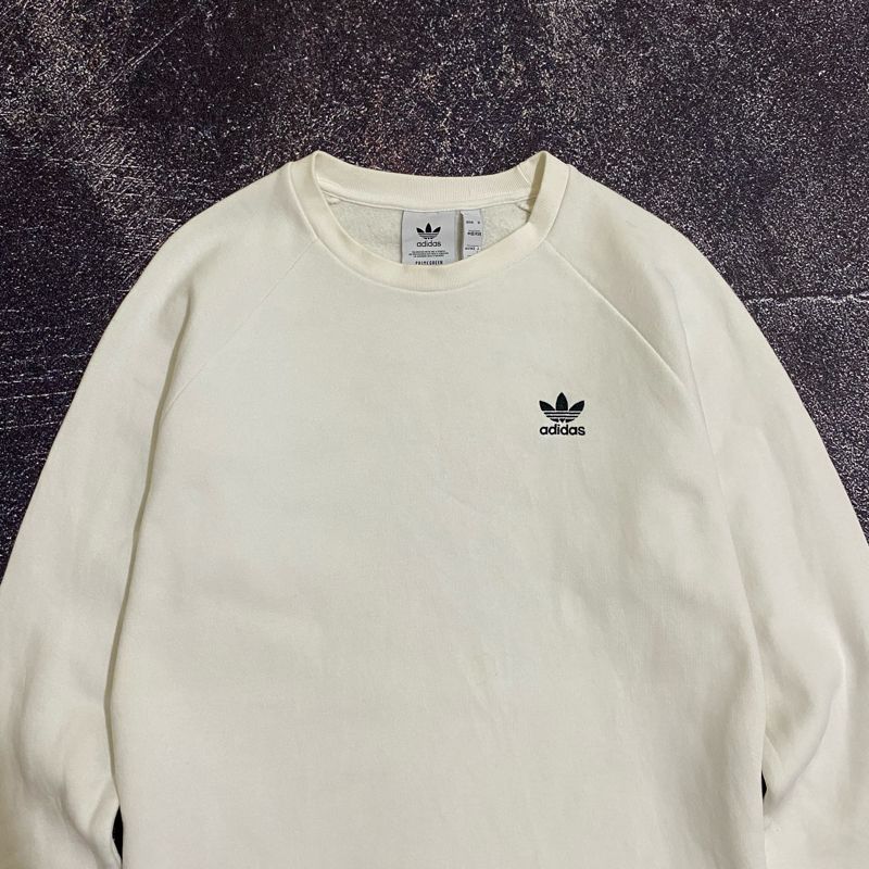 Adidas essential crewneck putih, foto 3