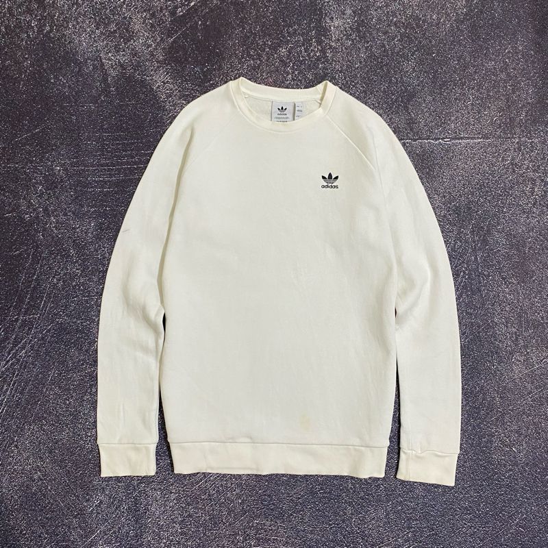 Adidas essential crewneck putih, foto 2