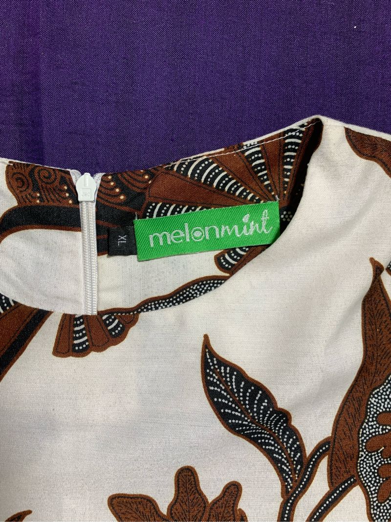 Blouse Batik Wanita Melonmint Cold Shoulder - Preloved, foto 2