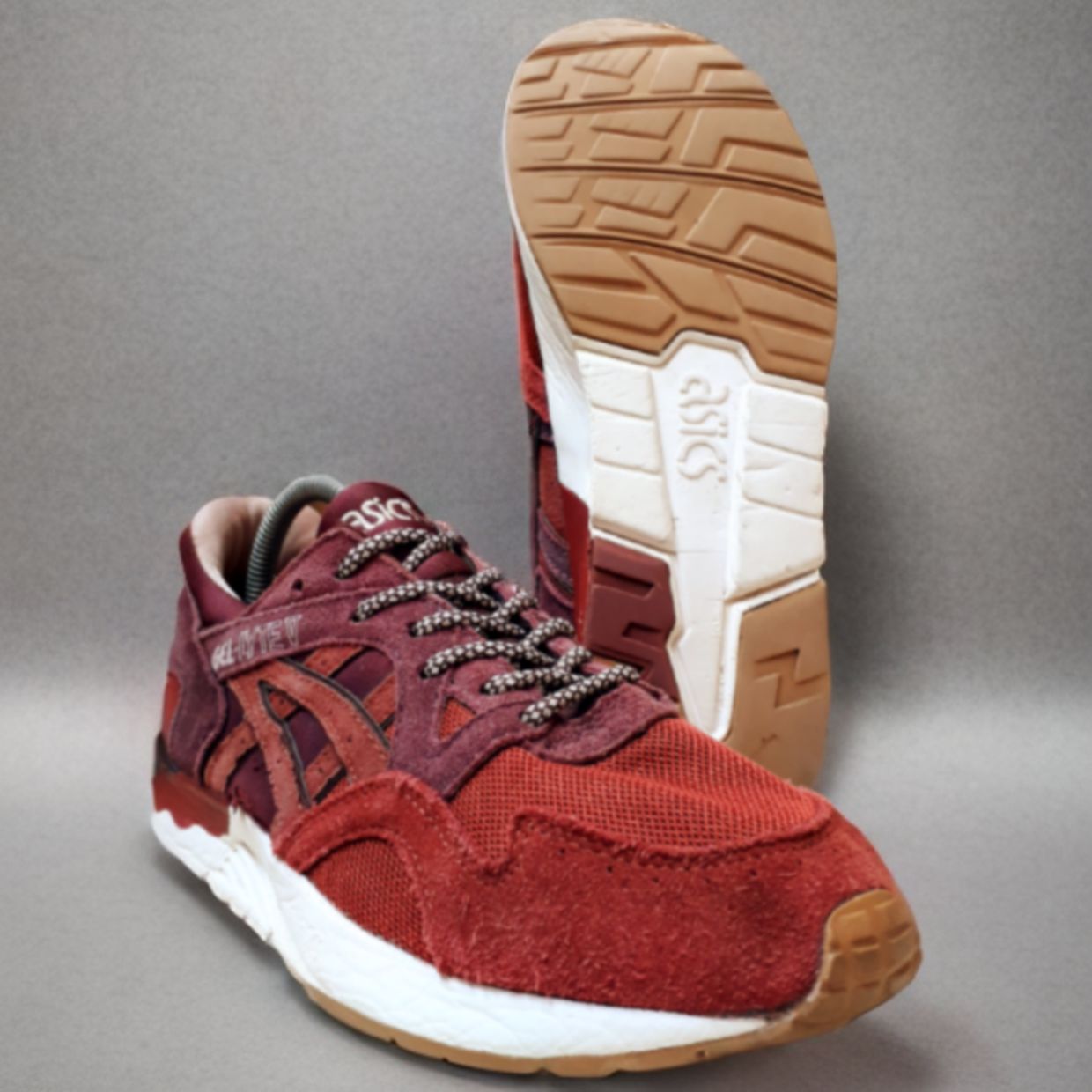 Asics Vintage Streetwear Sneakers Pria burgundy white