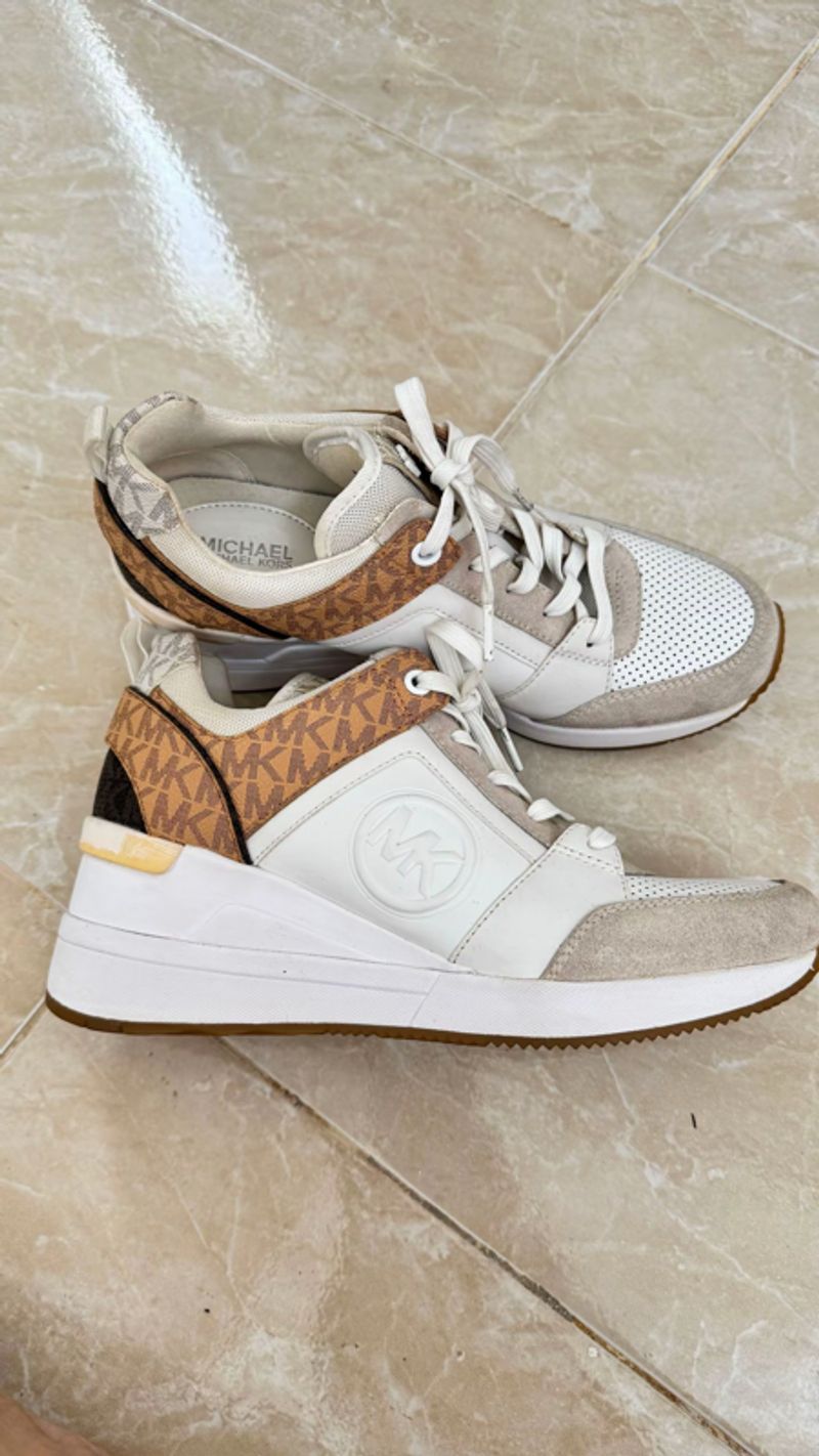 Sepatu, foto 3