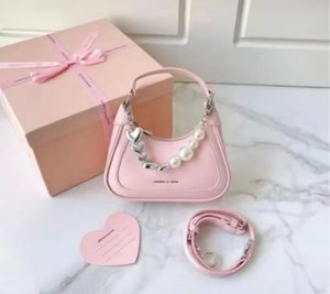 tas charles N keith