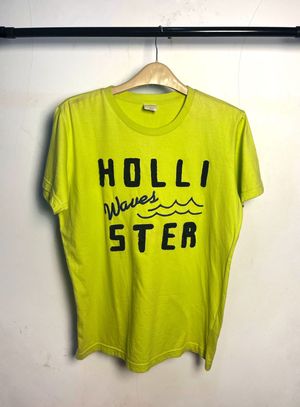 Hollister tshirt