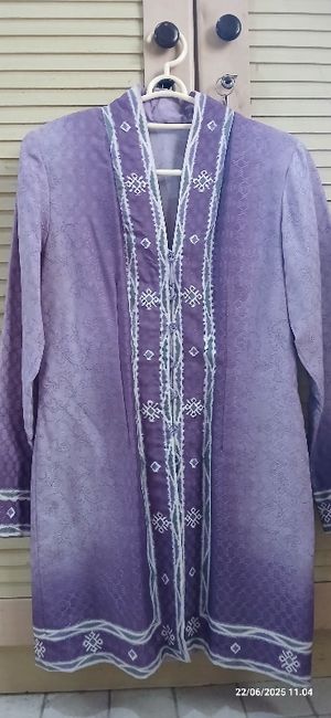 Kebaya Ungu