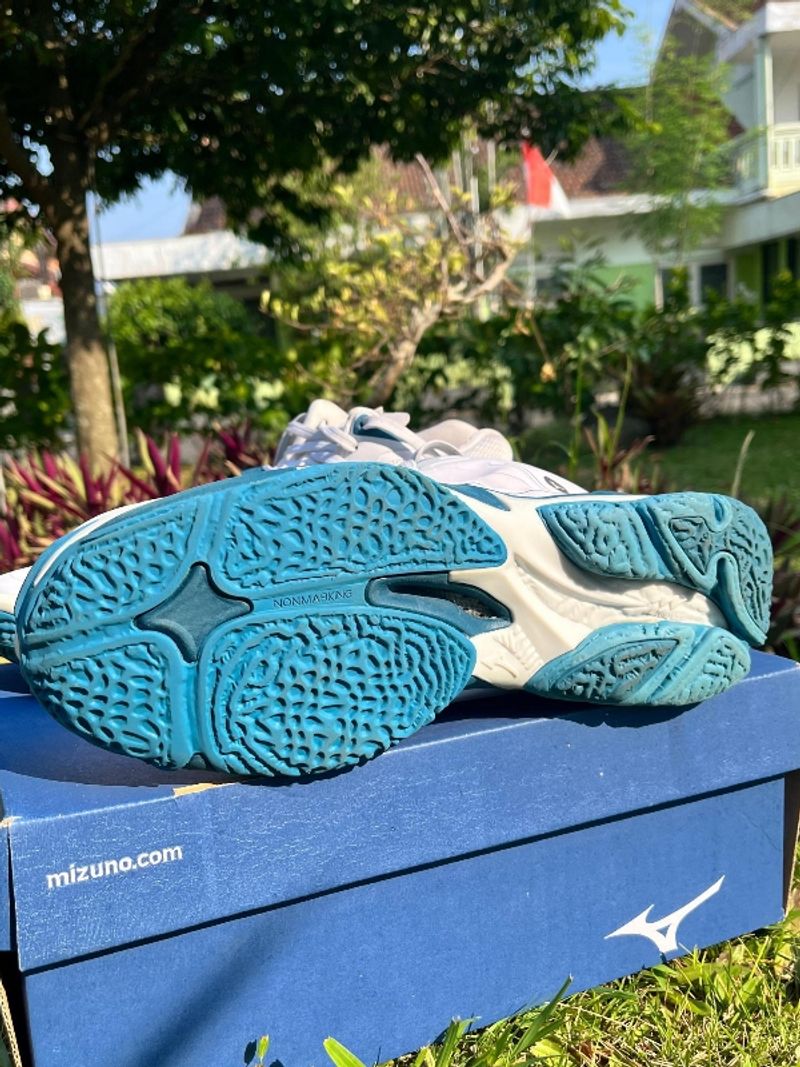 Sepatu volly, Mizuno Wave, foto 2