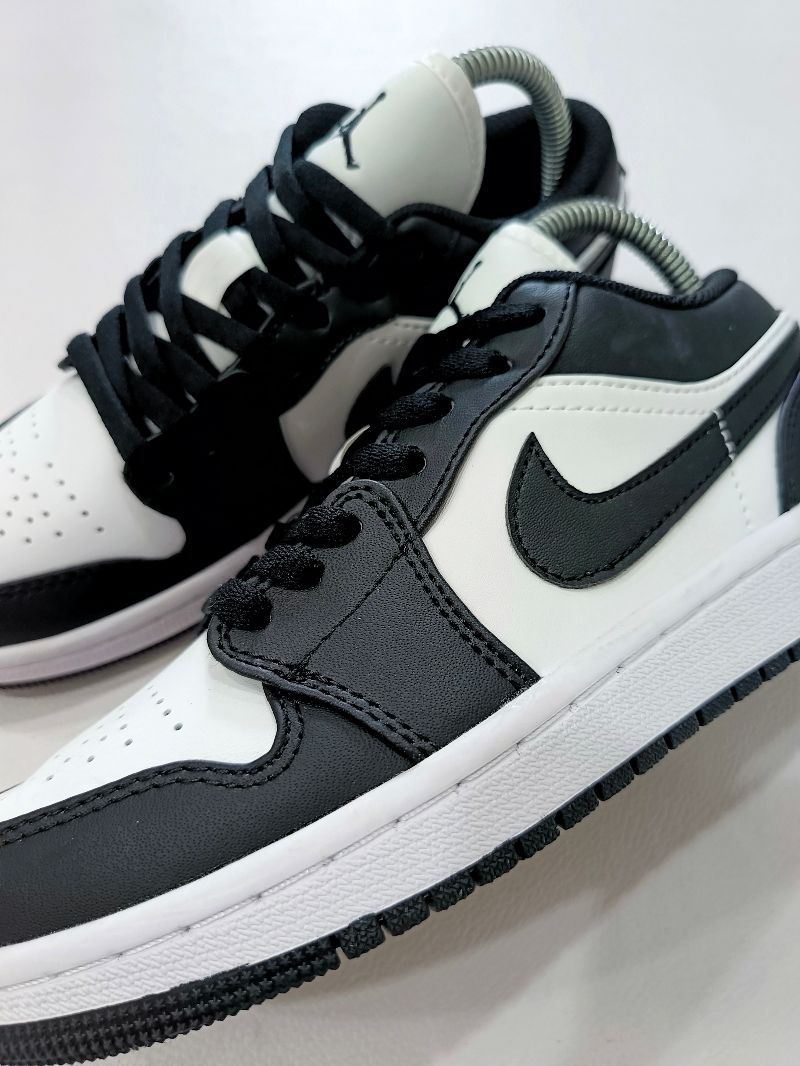 Nike Air Jordan 1 Low Panda, foto 2
