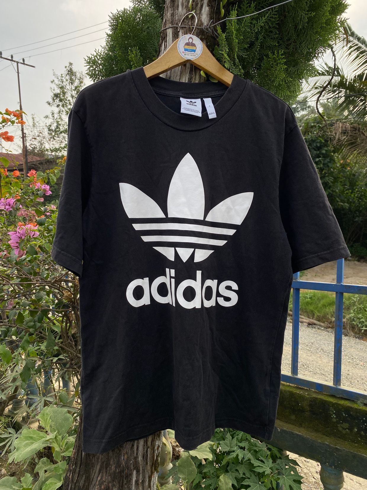 Adidas Casual T-shirt Pria black