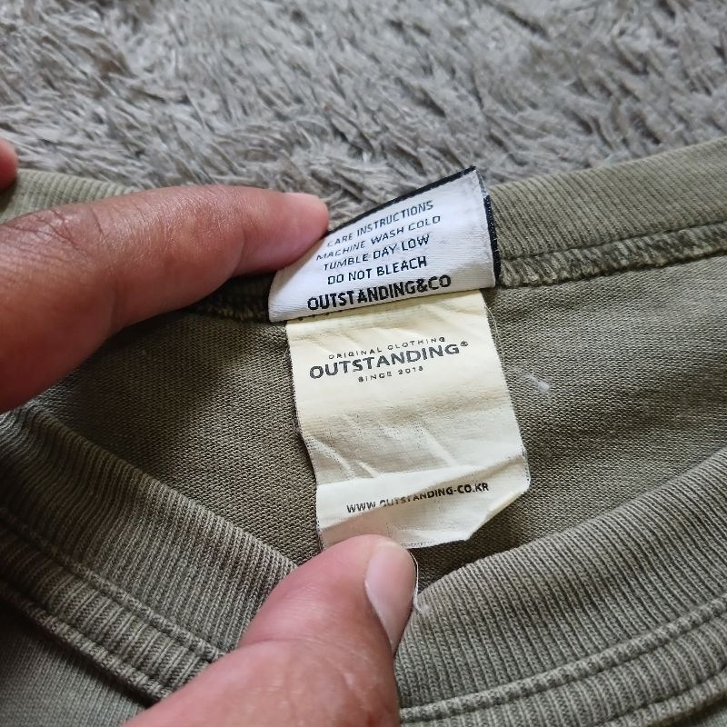 Kaos Lengan Panjang Outstanding Co Washed, foto 5