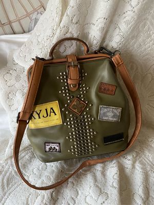 xyja slingbag