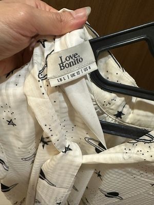 Dress putih motif Lovebonito