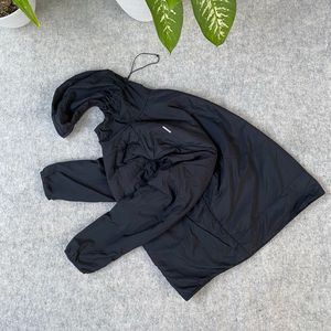 Lightweigh winter jacket running Nike aerolayer hitam keren