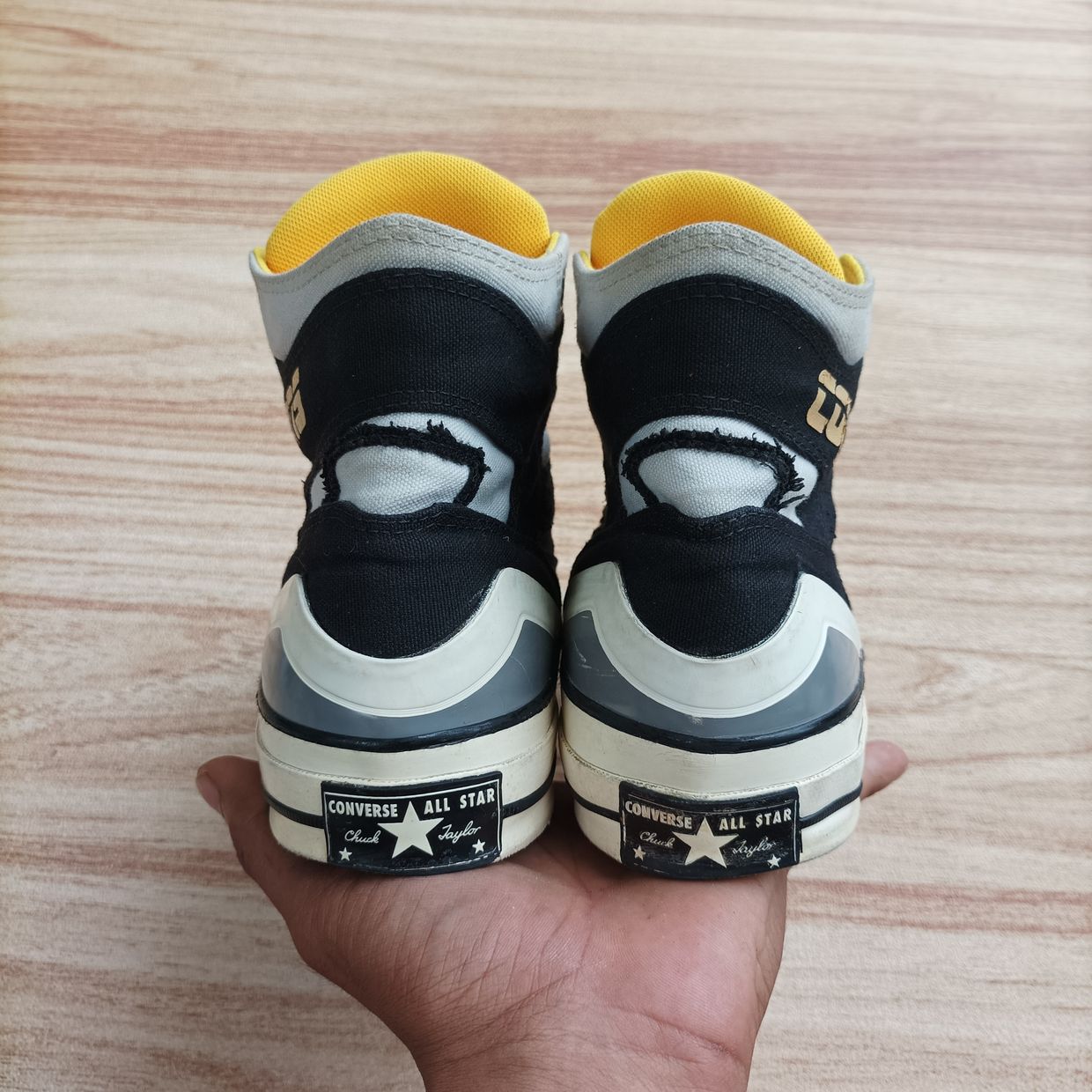 Converse Gorpcore Casual Sneakers Pria black yellow, foto 4