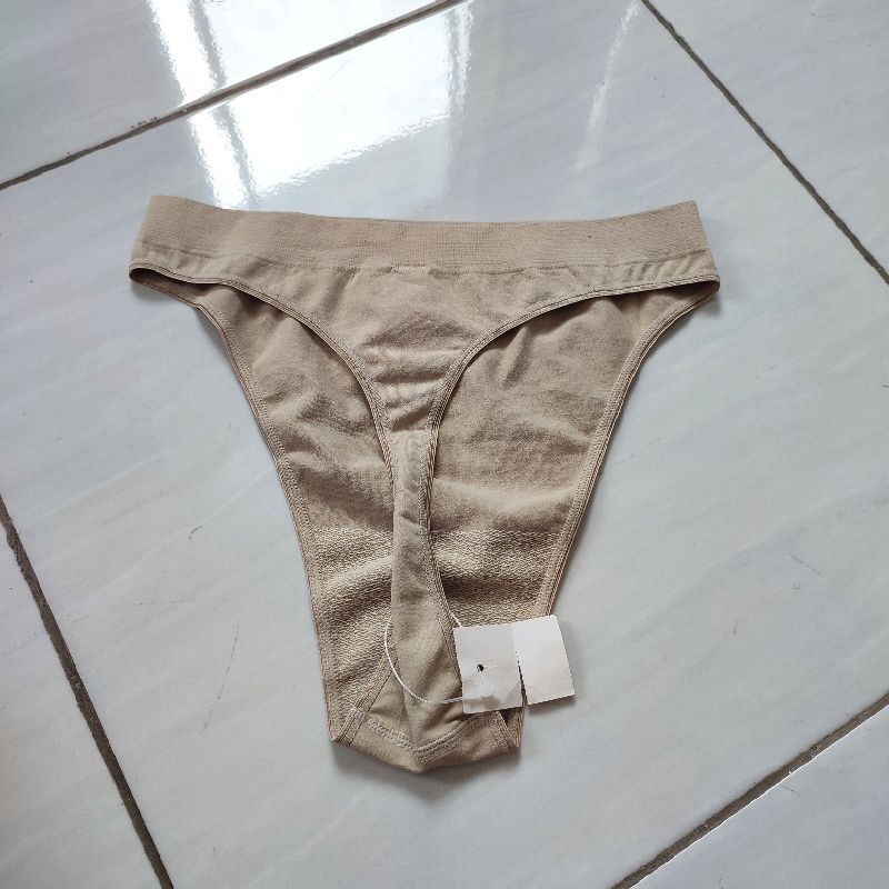 Triumph thong L, foto 2