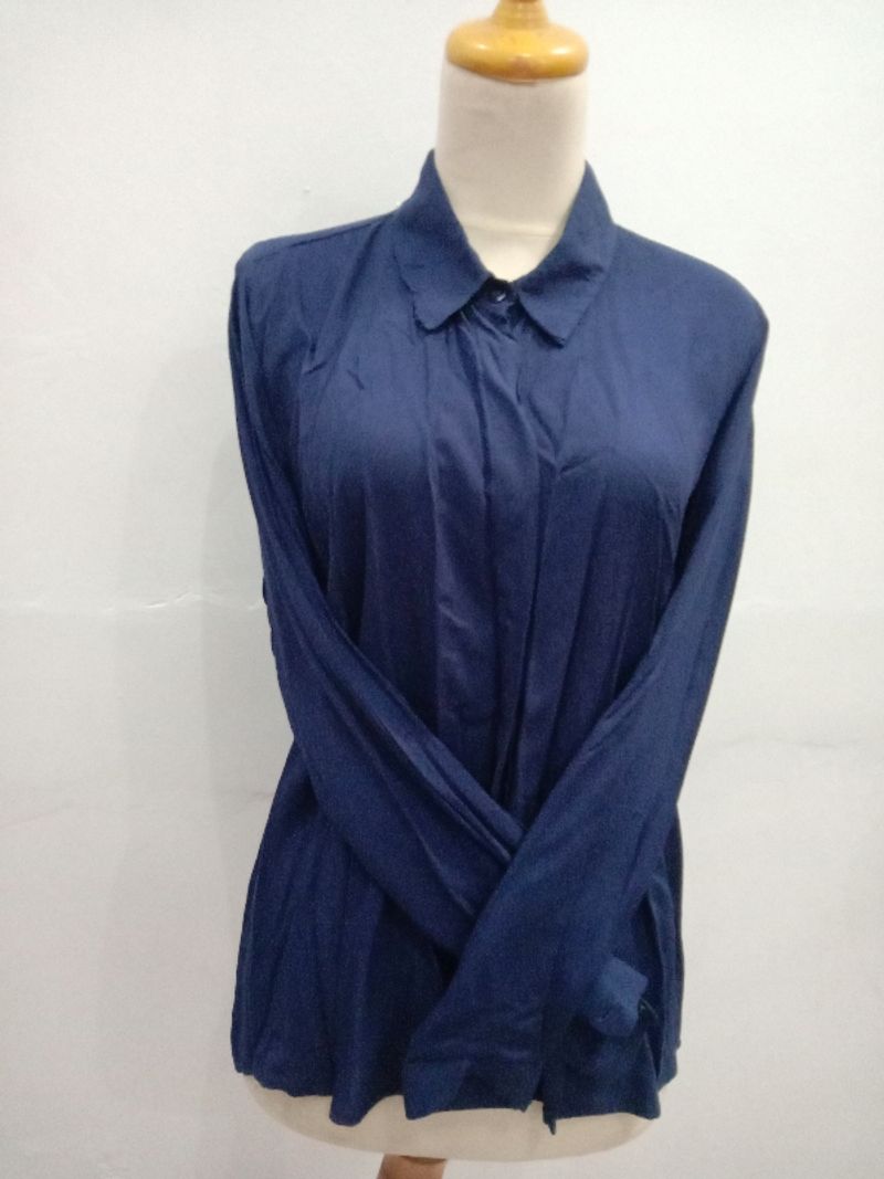 Kemeja Blouse Biru Navy Preloved, foto 5