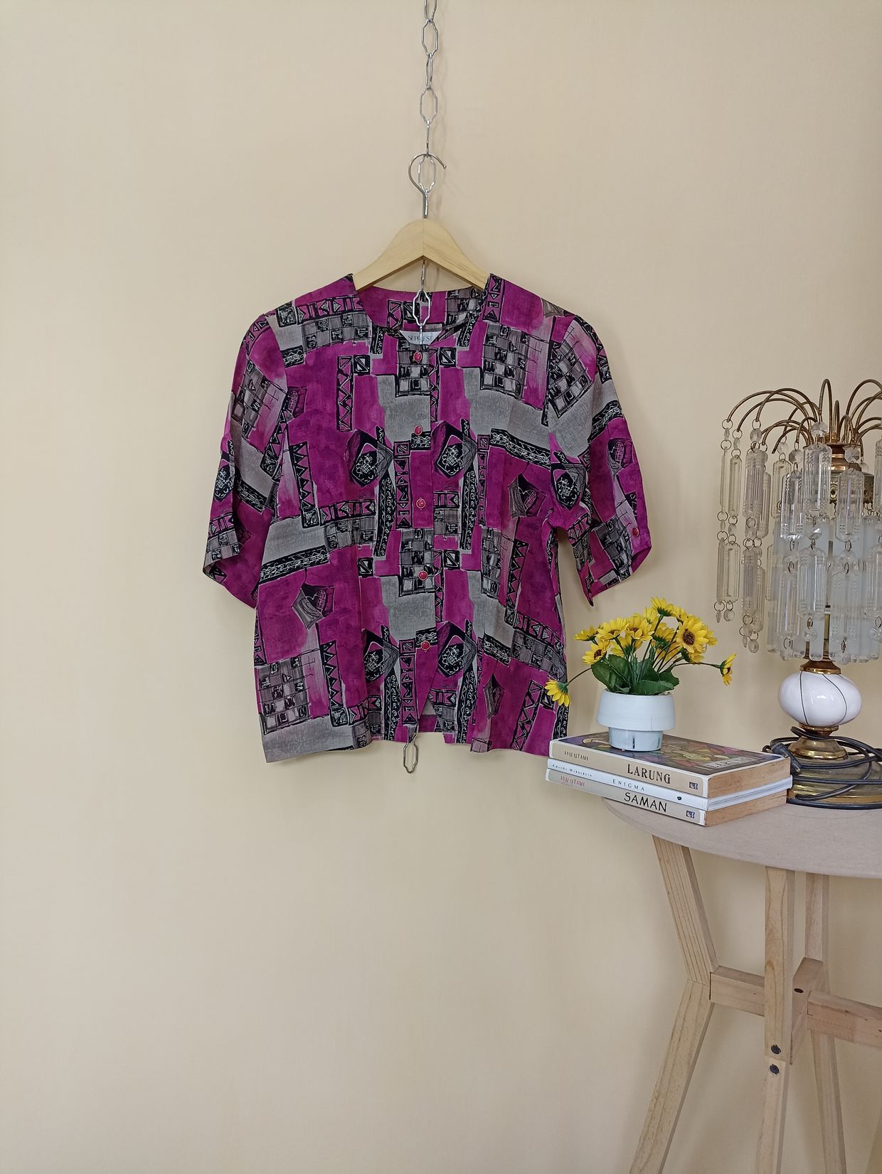 Vintage Luxury Shirt Wanita red pink black gray