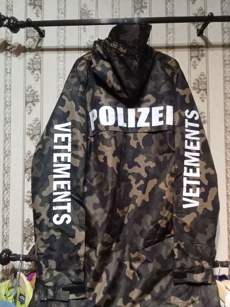 COAT JACKET CAMOFLAGE VETEMENTS POLIZEI, foto 2