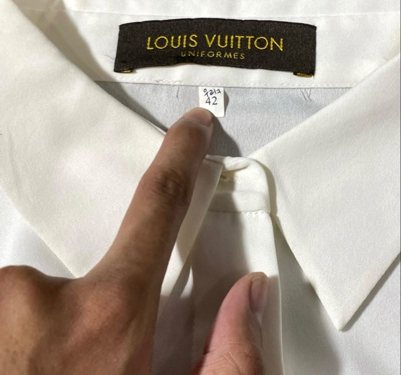 Louis Vuitton Uniform Women Basic White shirts Authentic, foto 3