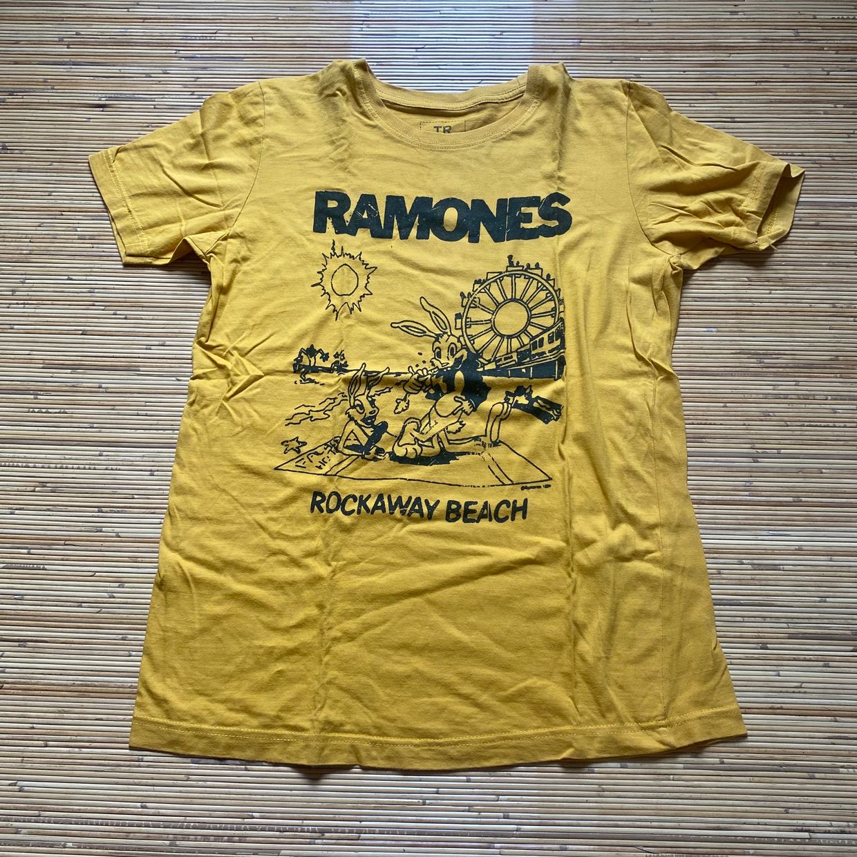 Vintage Y2K T-shirt Wanita yellow