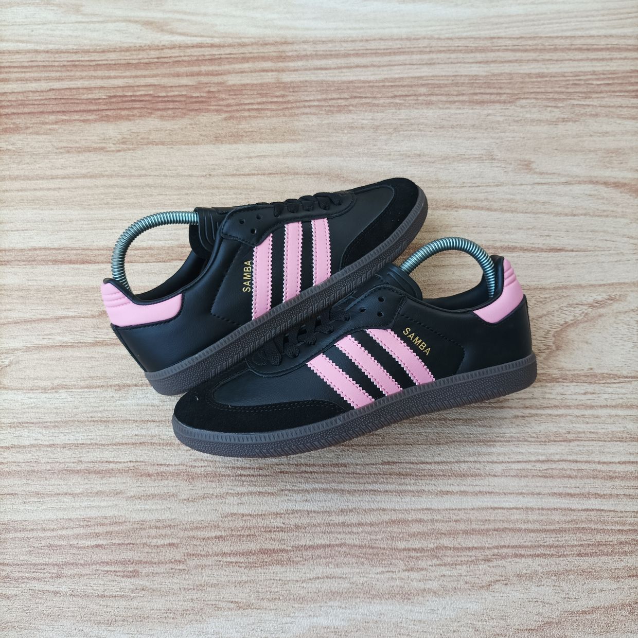 Adidas Gorpcore Indie Sneakers Wanita burgundy pink black