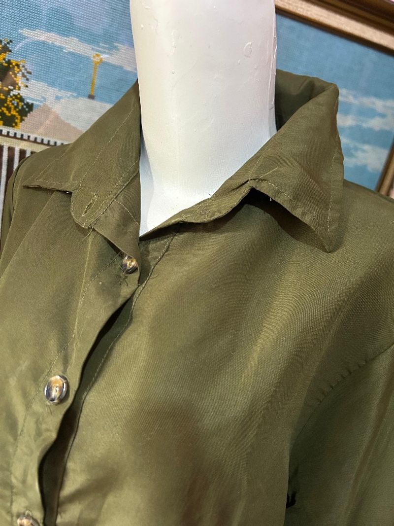 Kemeja crop army full kancing, foto 3