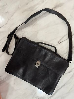 Nom advanced leather briefcase