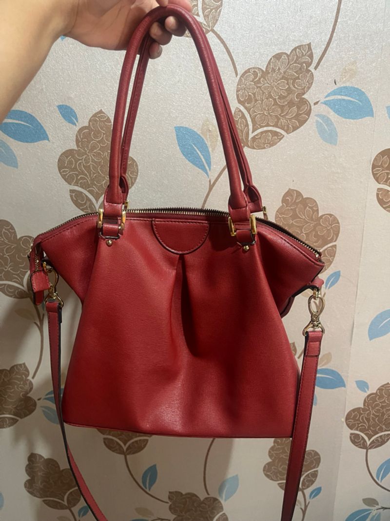 Elle handbag with a top handle and shoulder strap, foto 2
