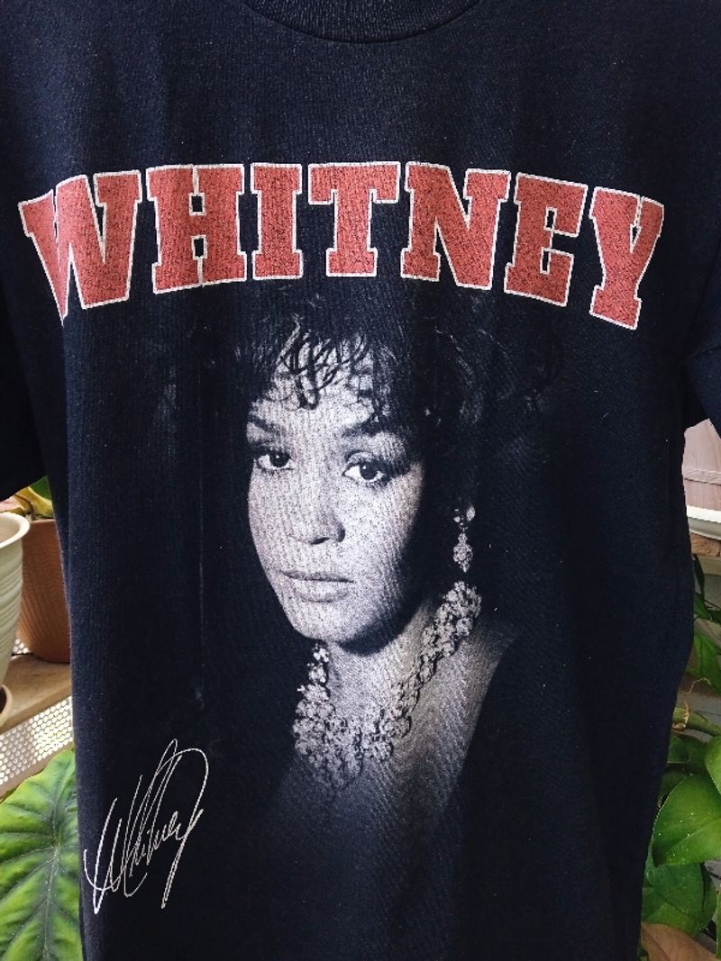 kaos band whitney Houston, foto 2