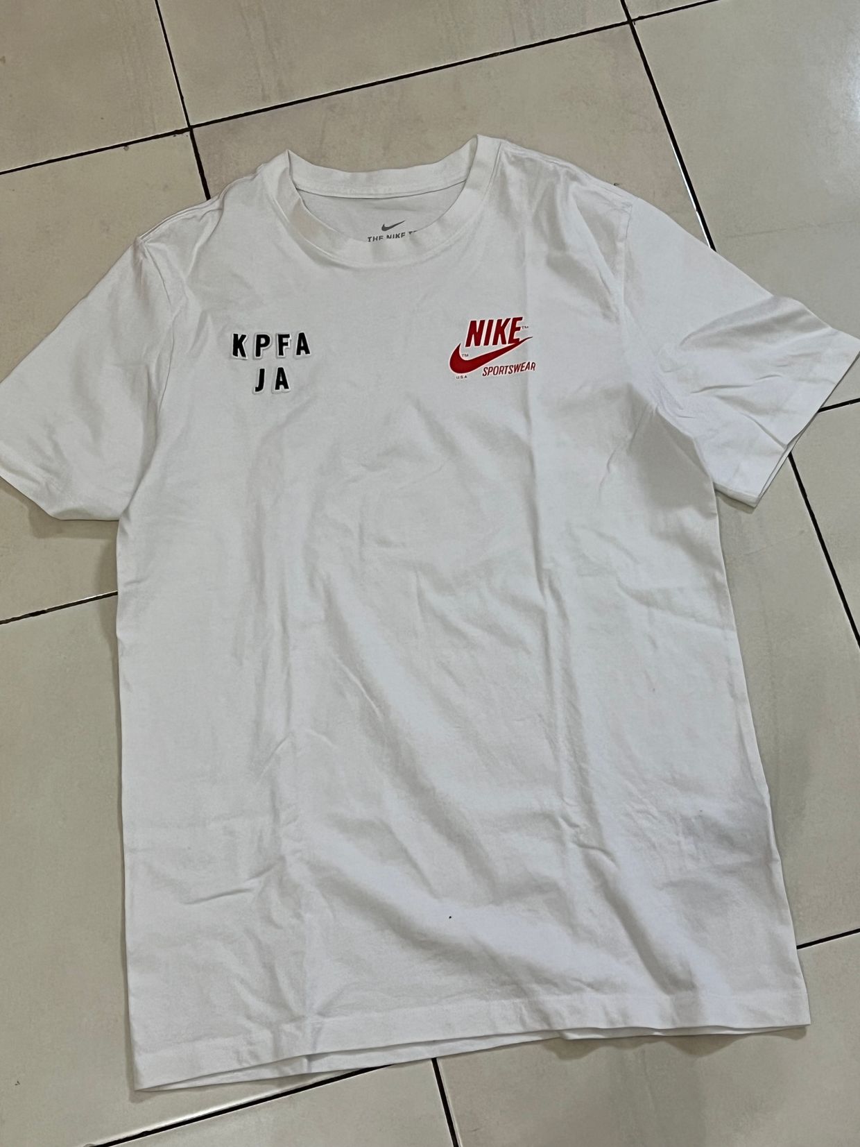 Nike Casual T-shirt Pria white