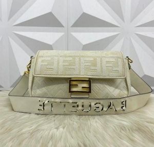 Nett Fendi Baguette Canvas shoulder bag