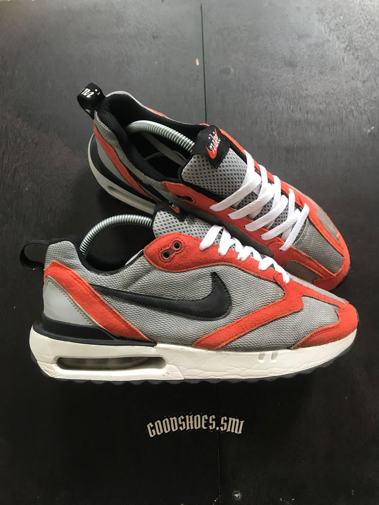 Nike Streetwear Sneakers Pria orange gray