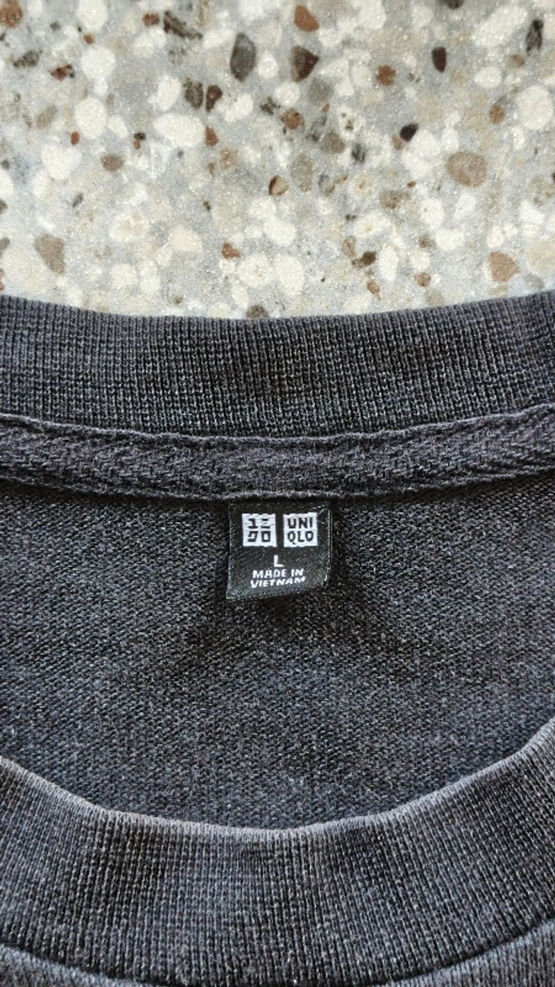 KAOS UNIQLO, foto 2