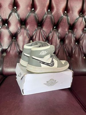 NIKE DIOR