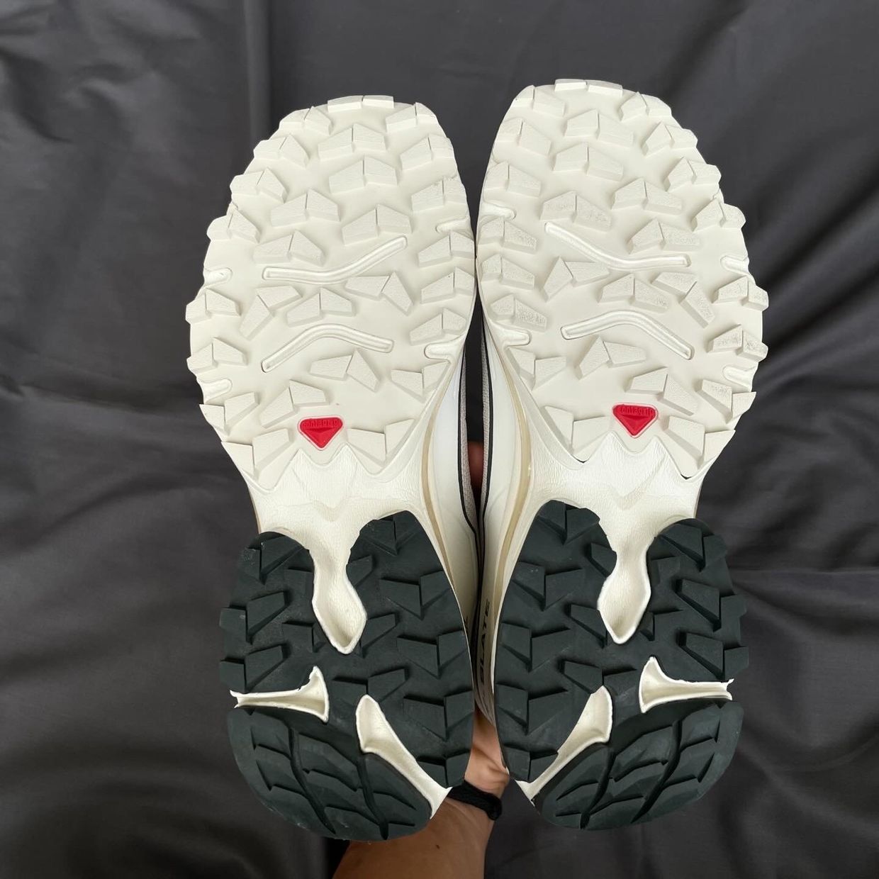 Salomon Gorpcore Indie Sneakers Pria white gray, foto 5