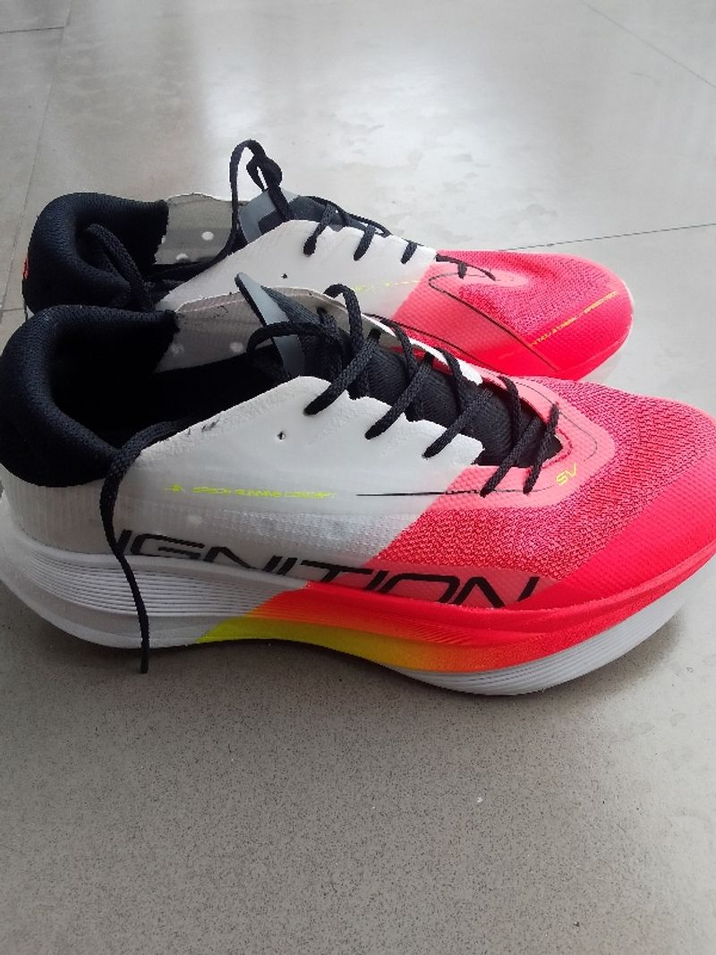 Specs Ignition (running), foto 2