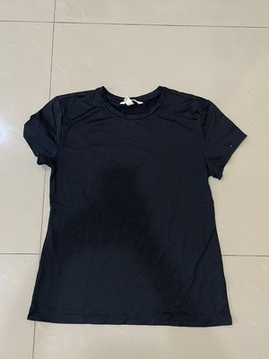 H&M Kaos Hitam