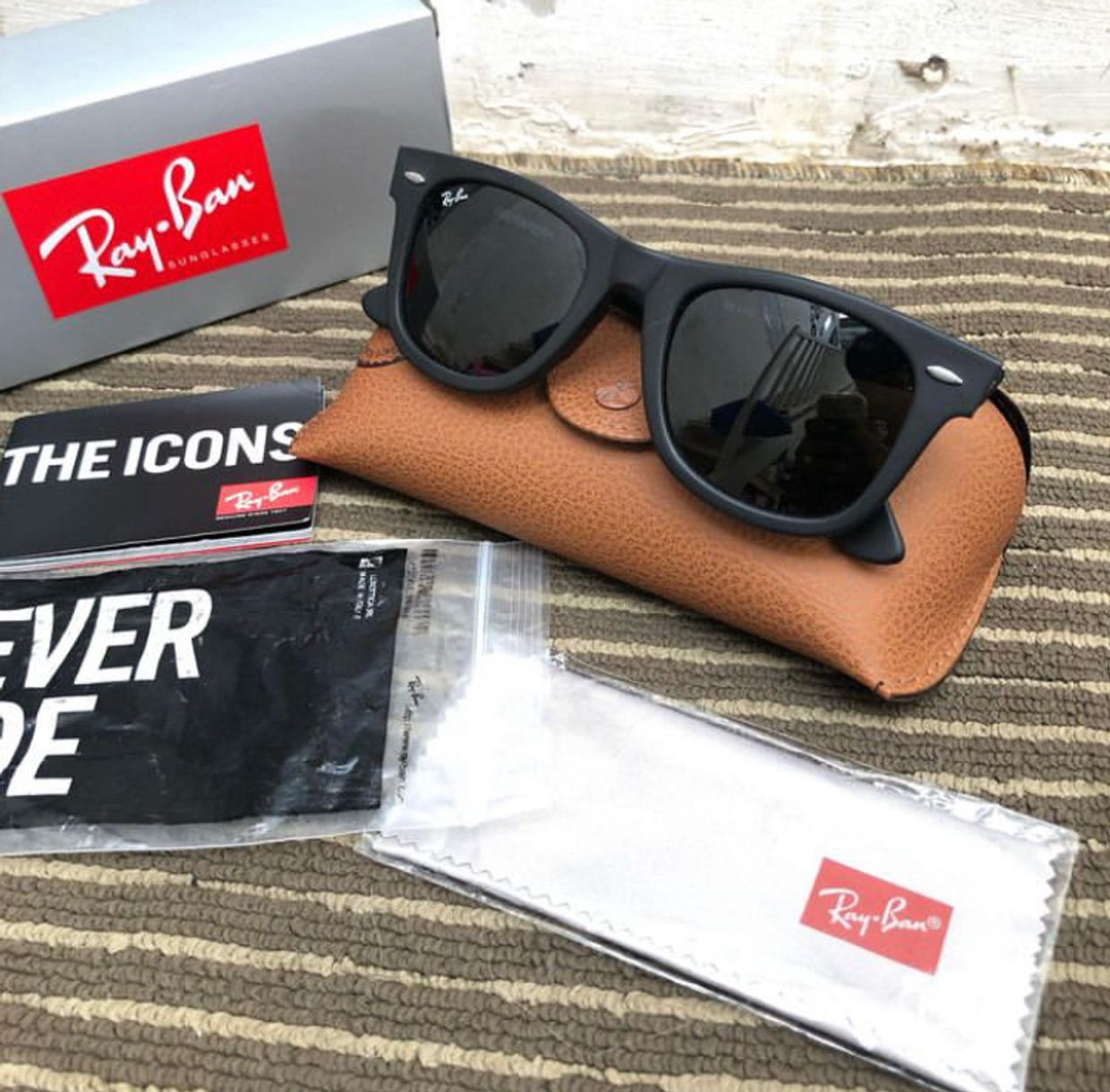 Ray Ban Streetwear Casual Sunglass Pria black