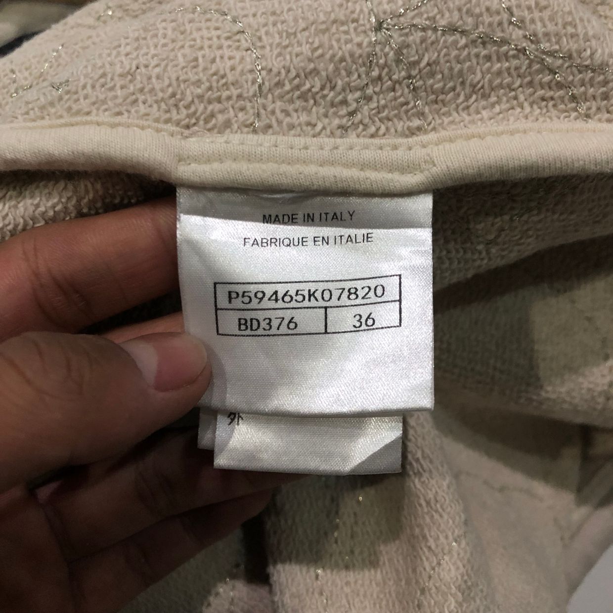 💥Authentic💥 Chanel Camellia Gold Stitching Sweatshirt, foto 5