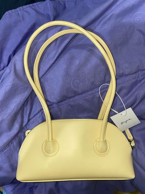 EFFIE EAST WEST BAG COLOUR: BUTTER YELLOW