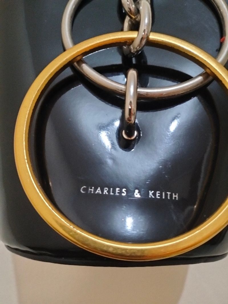 Tas selempang Charles n Keith, foto 3