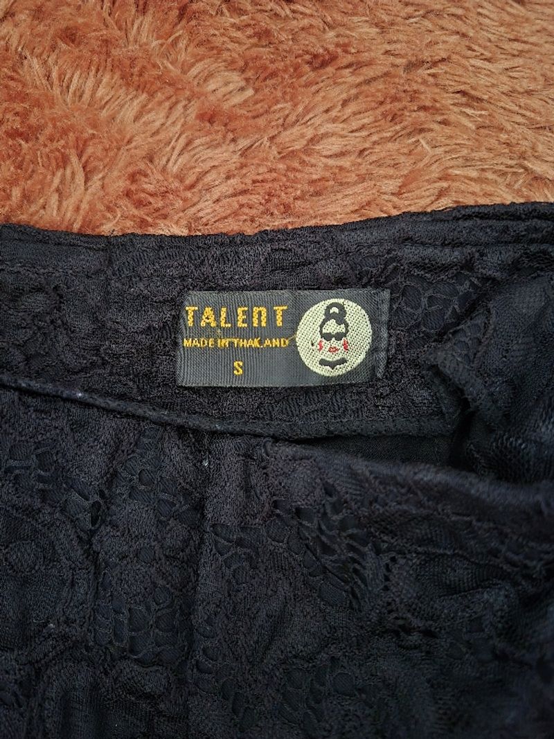Celana Pendek Brukat Hitam, foto 2