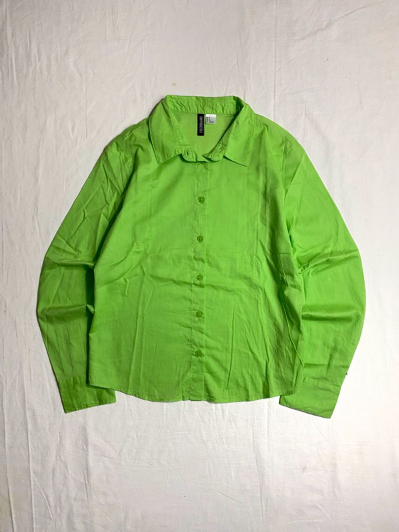 Kemeja H&M Devided Green Casual Shirt Basic Color Reguler Fi, foto 2