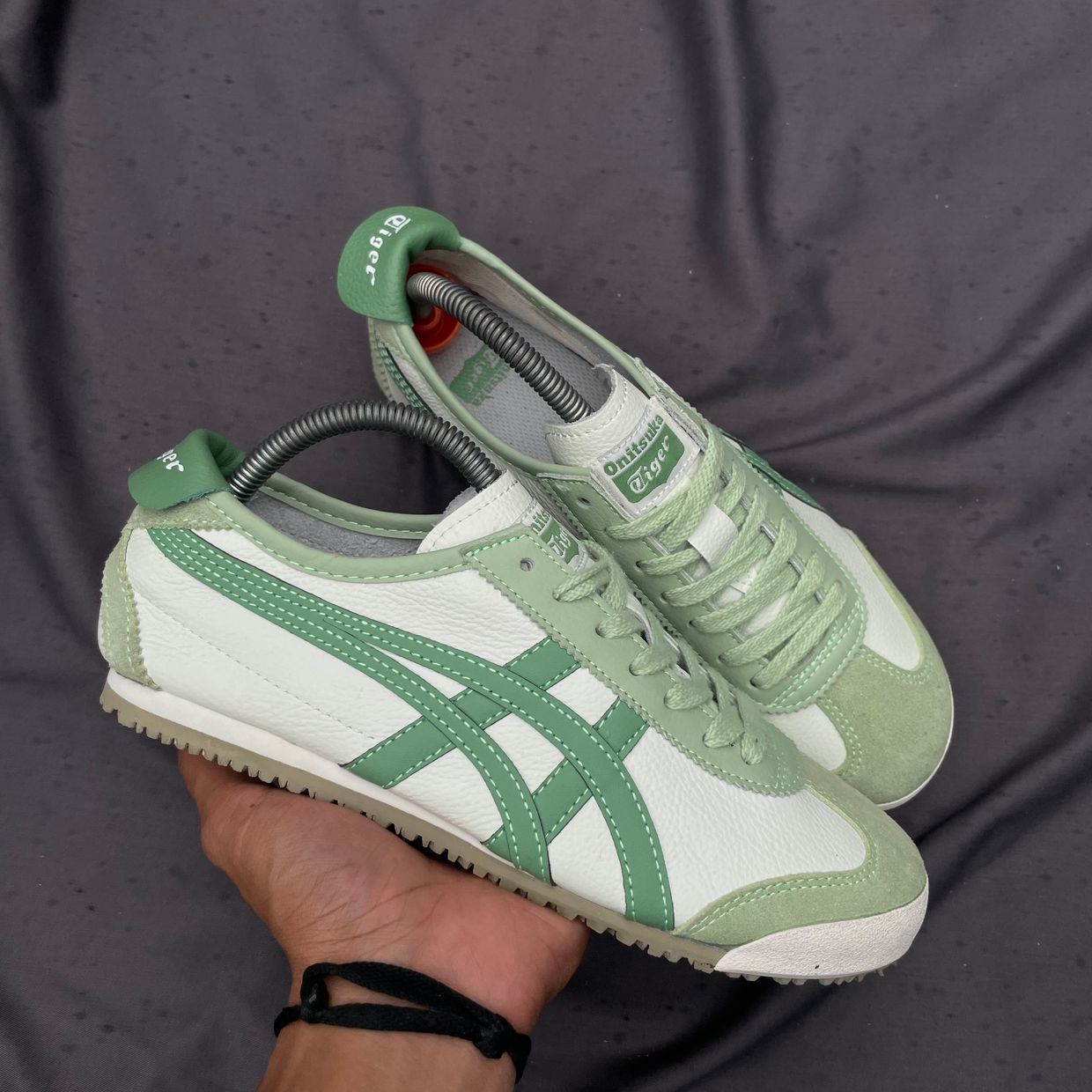 Onitsuka Tiger Gorpcore Casual Sneakers Pria green