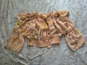 Off Shoulder Crop Top Chiffon Motif Bunga