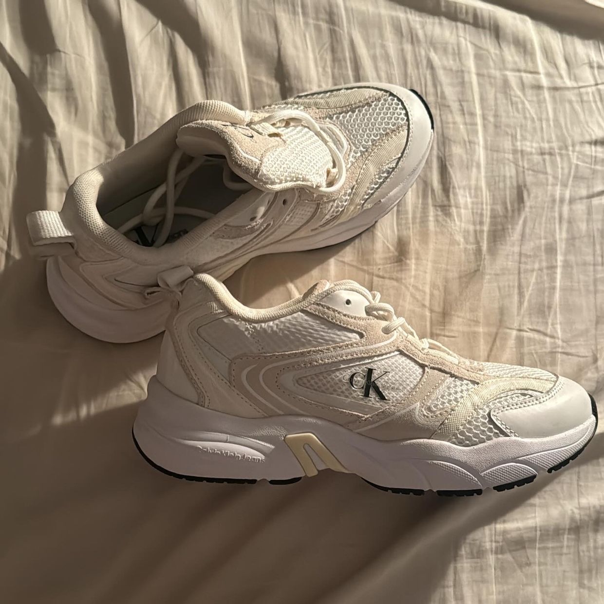 Calvin Klein Casual Sneakers Wanita cream