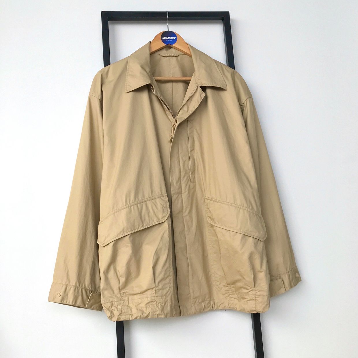 Uniqlo Minimalist Casual Parka Pria tan cream