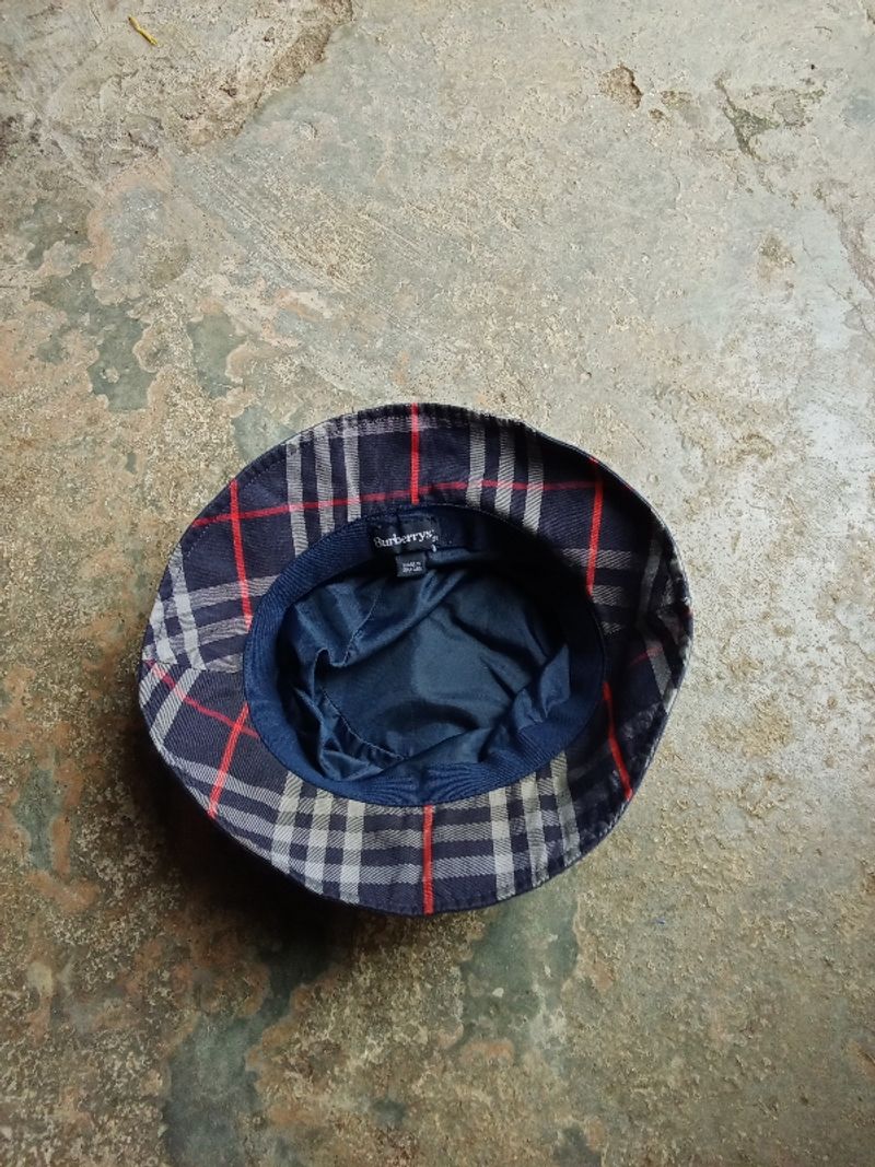 BURBERRY, foto 3