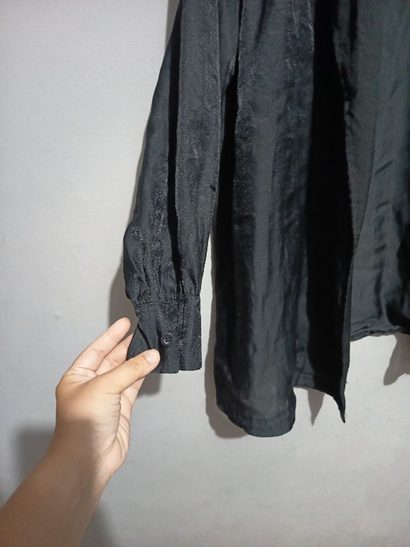 Outer hitam, foto 3