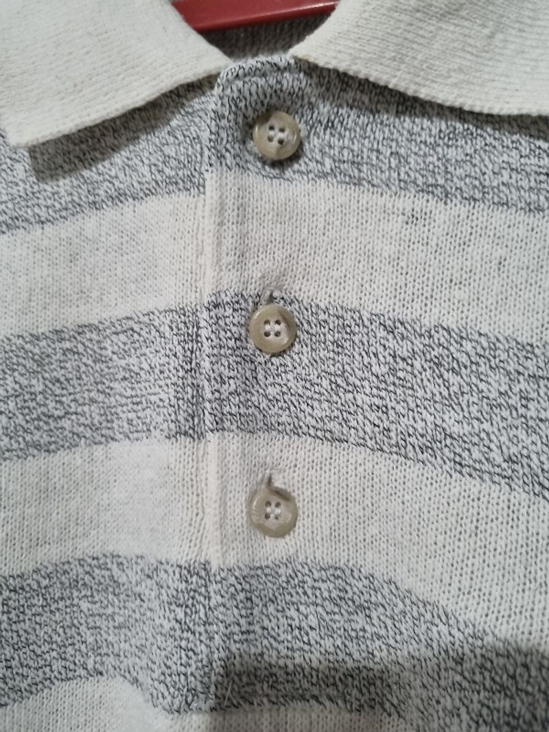 Kaos Berkerah Salur Abu Putih, foto 3