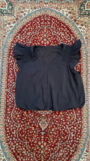 ballon puffy sleeve top
