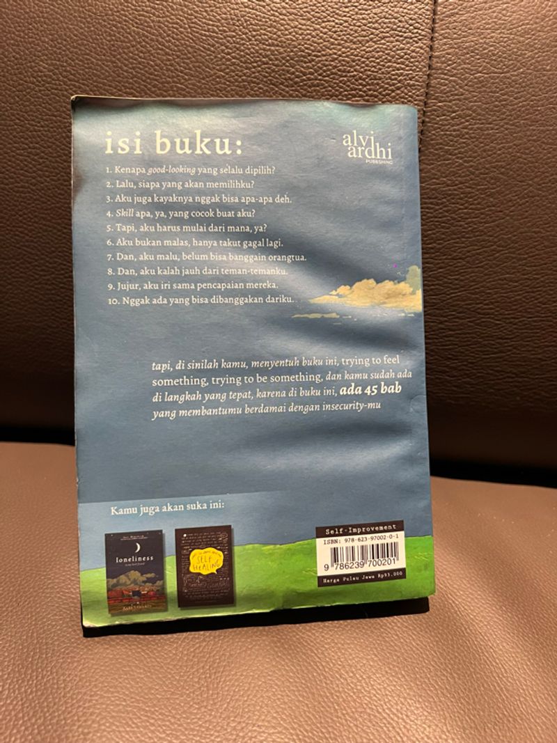 PRELOVED BOOK INSECURITY IS MY MIDDLE NAME WITH DEFECT, foto 2